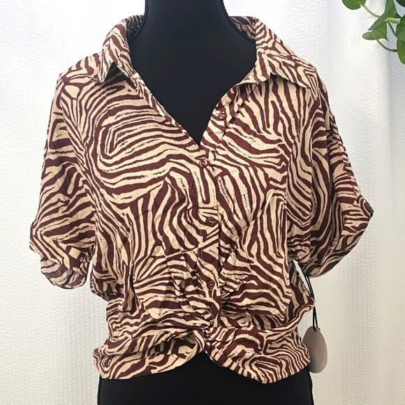 Milk & Honey Zebra Print Button-Up Top Size XL - Picture 1 of 5
